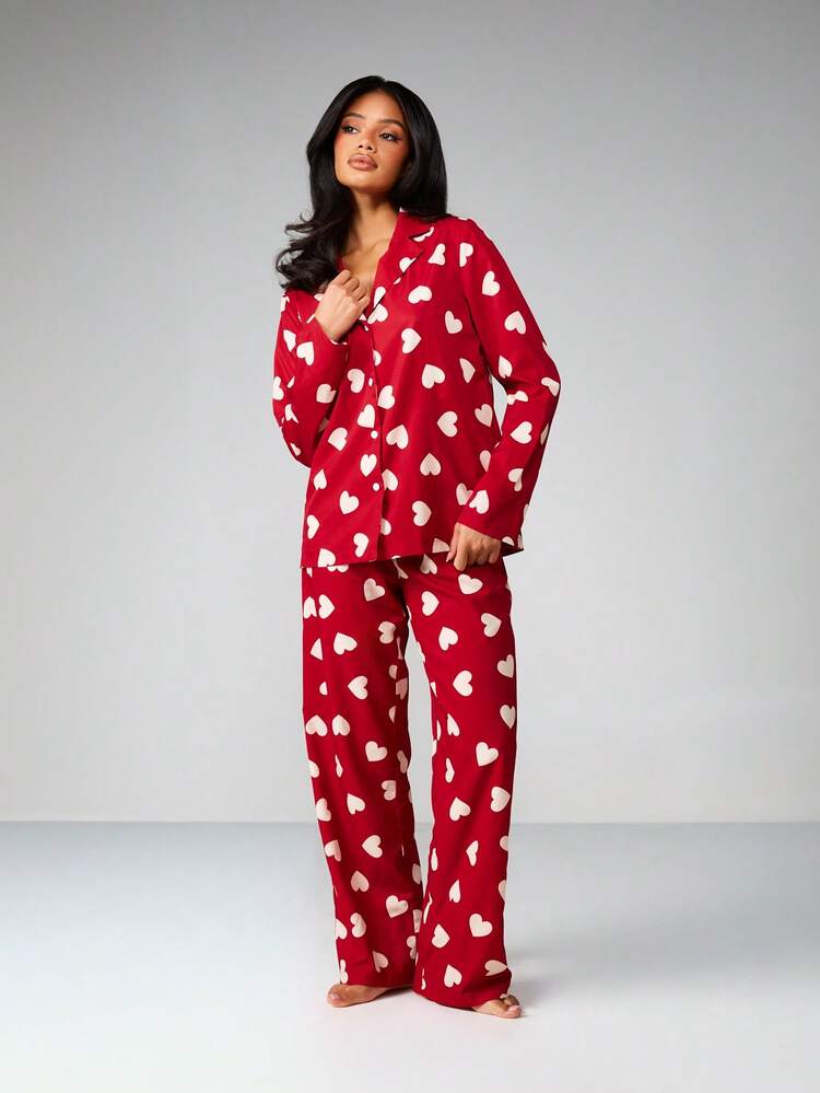 MISSGUIDED Ensemble de pyjama à manches longues avec boutons et imprimé cœur. Vêtements de nuit, tenue de détente, cadeau de la Saint-Valentin