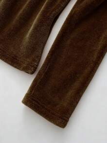 GlowEve CURVE 大码纯色高领抓绒T恤，秋冬季休闲款 - 棕色 - 查看 4