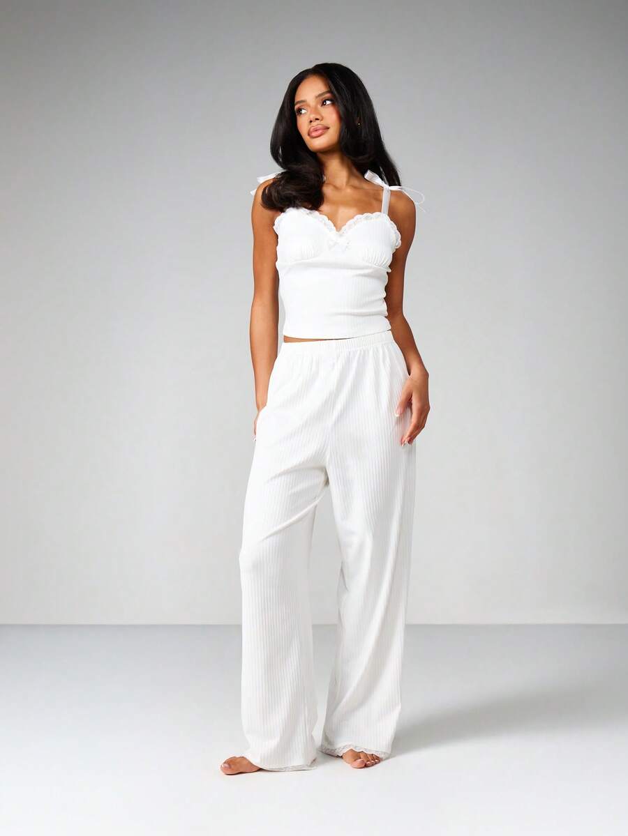 MISSGUIDED 白色蕾丝边吊带背心和阔腿罗纹裤家居服两件套，系带睡衣套装 - 白色 - 查看 1