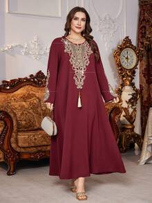 Al Najma 休闲宽松圆领长袖常规加大码女式阿拉伯连衣裙，适合春秋季各种场合穿着。 - 酒紅色 - 查看 4