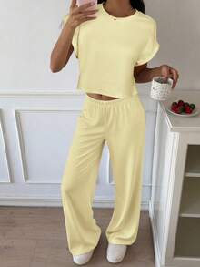 CovetEZ 浅黄色针织T恤和裤子女士家居服套装 - 鵝黃色 - 查看 3
