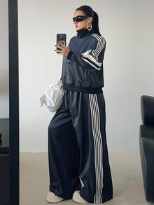 POPSWAY Jaqueta de Zíper Manga Longa com Contraste de Cor Preto e Azul + Calça Reta Solta com Recorte Contrastante, Conjunto Elegante Retrô Casual de Férias e Faculdade, Estilo 2 Peças, Outono/Inverno - Multicolorido - Visão 3