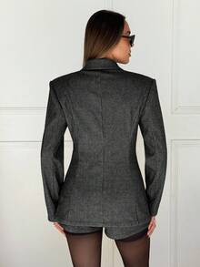 SHEIN EZwear 优雅女士黑色粗花呢套装，包含翻领长袖西装外套和配套短裤，打造精致干练的造型。女士西装外套，粗花呢外套，女士商务套装，女士西装外套，女士西装套装 - 黑色 - 查看 2