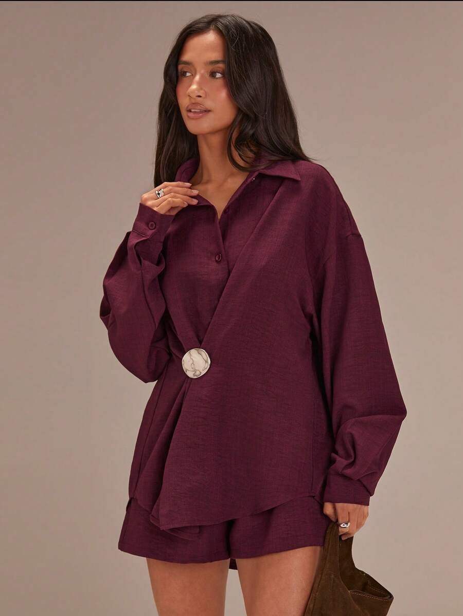 Athîral Bộ 2 món áo sơ mi và quần short trang trí kim loại thời trang dành cho nữ - Màu Đỏ Sâu - Xem 1