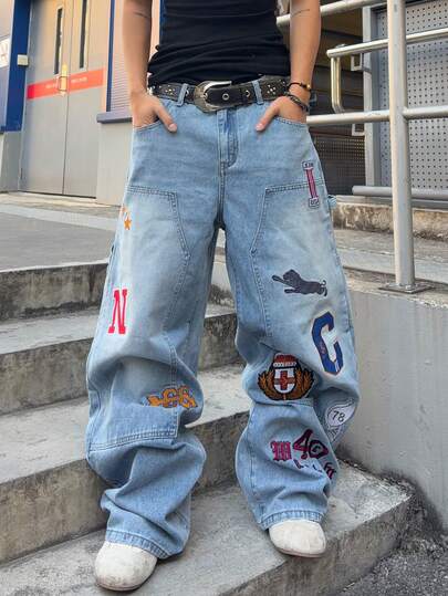 Herren Jeans mit weitem Bein, locker geschnitten, mit Buchstaben-Stickerei auf der Tasche, Lässig