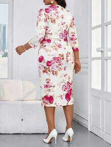 SHEIN Lady 大码女士优雅印花V领连衣裙 - 彩色 - 查看 2