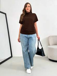 SHEIN Essnce Áo thun ngắn tay màu nâu dáng suông thoải mái, rộng rãi, dễ chịu cho nữ cỡ lớn, thích hợp mặc đi làm, đi chơi, thời trang xuân hè. - Màu nâu Sô-cô-la - Xem 4