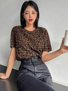 Camiseta de manga corta de corte holgado con cuello redondo y estampado de leopardo, ropa de otoño - Color café - Ver 6
