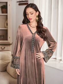 Al Najma Elegant Loose Fit Velvet Dress With Gold Embroidery Applique, Luxurious And Charming, Suitable For Balls In Autumn/Winter Kaftan Jalabiya Dress - Pink - View 1