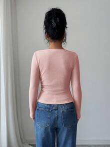 SHEIN Elenzya 秋冬新款纯色抓绒罗纹斜领褶皱金属纽扣装饰长袖T恤，修身休闲女式上衣，时尚优雅，适合秋冬休闲/办公通勤穿着。 - 粉色 - 查看 2