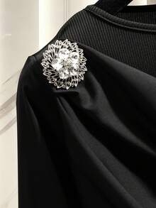 Franclia 黑色独特高端连体衣，肩部饰有水钻，修身长袖，优雅派对风格连体衣 - 黑色 - 查看 4