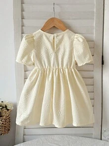 SHEIN 女婴优雅3D立体花卉装饰连衣裙，适合春、夏、秋、冬四季穿着，也适合节日、聚会、派对、正式场合，尽显优雅精致。 - 杏色 - 查看 2