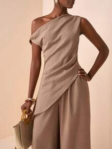 Zivah 新款春夏休闲优雅通勤卡其色亚麻上衣，单肩荷叶边不对称下摆，搭配高腰阔腿裤，女士两件套，适合日常穿着、约会、情人节、派对、婚礼宾客、机场穿搭、早午餐、旅行、度假、波西米亚风、节日和通勤等场合。 - 卡其色 - 查看 3