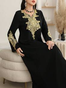 Al Najma 2025新款时尚优雅V领刺绣奢华修身连衣裙 - 黑色 - 查看 6