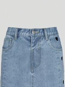 少女牛仔裤，夏季新品，中蓝色，休闲舒适，爱心刺绣，修身款式，柔软棉质牛仔布，适合日常穿着，少女牛仔裙 - 中等水洗藍 - 查看 4