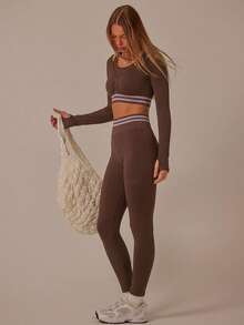 Aralina 休闲无缝双色罗纹长袖褶皱双层背心上衣和紧身裤两件套，适合运动健身锻炼。 - 巧克力棕 - 查看 6