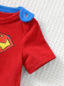 SUPERMAN X Cozy Pixies Bộ đồ liền thân cổ tròn tay ngắn họa tiết cho bé trai sơ sinh và áo choàng màu trơn 2 món - Đỏ - Xem 4