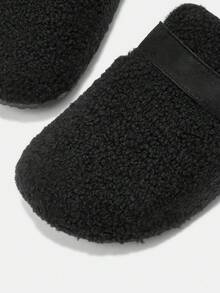 CUCCOO CURVES Women's Plus Size Flat Slip-On Slippers With Thermal Lining - Black - View 3