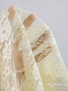 Elamini Áo thun tay ngắn cổ tròn xẻ tà họa tiết hoa ren trắng, ôm sát, viền bất đối xứng, thời trang, thanh lịch, ngọt ngào, lãng mạn, gợi cảm, giản dị, đa năng dành cho phụ nữ vào mùa hè - Màu vàng - Xem 7