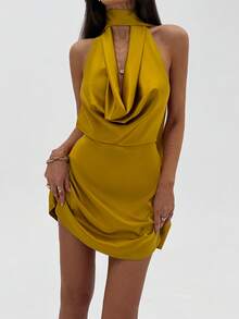 Aloruh 性感露背迷你连衣裙，深V领口和系带设计，浪漫约会装扮 - 芥末黃 - 查看 3