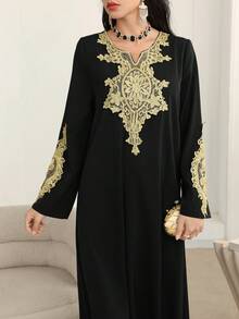 Al Najma 2025新款时尚优雅V领刺绣奢华修身连衣裙 - 黑色 - 查看 5