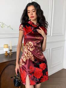 EastFlair 女士优雅花卉印花纽扣前开叉下摆中式迷你旗袍连衣裙 - 紅色 - 查看 3