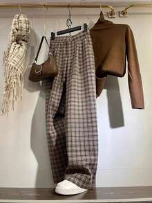 SHEIN Franclia 秋冬新品系列：复古棕色高领亲肤长袖打底衫+英伦格纹常规腰直筒裤两件套，女士时尚通勤装，显瘦又优雅