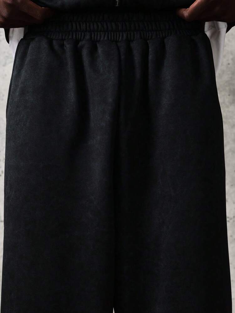 Pantaloni della tuta comodi con risvolto alle caviglie