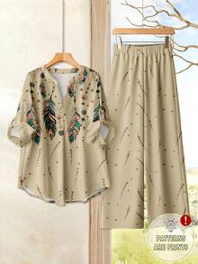 EMERY ROSE Conjunto de 2 piezas de blusa de cuello en V con estampado de plumas doradas y pantalones con cintura elástica estampada, talla grande - Multicolor - Ver 1