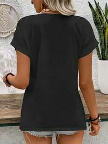 INAWLY 女士夏季休闲V领短袖T恤，月亮印花图案，女式上衣 - 黑色 - 查看 2