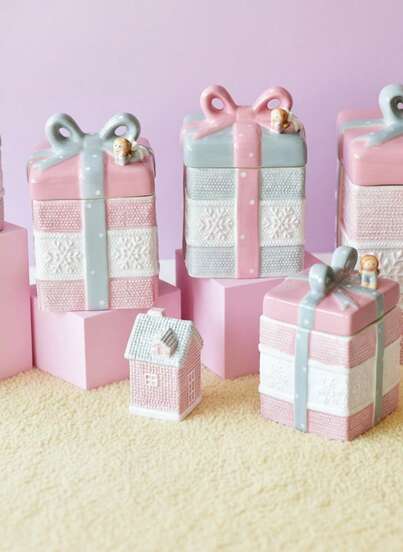 Joivida 1pc Cute Bow Gift Box-Shaped Storage Jar, Valentine's Day Pink Girlish Ceramic Sealed Jar Storage Jar, Storage Jar Can, Decorative Item, Suitable For Bedrooms, Living Rooms, Entrance Halls, Storage And Decorative Items Ramadan Festival