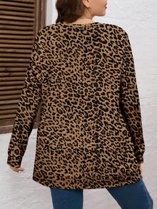 EMERY ROSE This Plus-Size Leopard Print Crew Neck Casual Long-Sleeved Sweatshirt Is Perfect For Thanksgiving, New Year's, Winter, And Parties. Cheetah Print - Brown - View 2