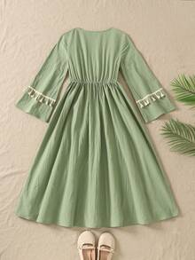 SHEIN KIDS Tween Girls Shades Of Green Autumn Boho Family Matching Striped Patchwork Tassel Elastic Long Sleeve Flared Maxi Arabic Modest Dress - Green - View 7