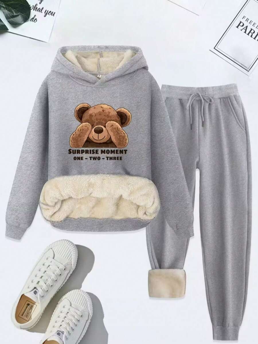 Conjunto Afelpado "Surprise Bear Moment" Hoodie & Jogger para Mujer - Gris - Ver 1