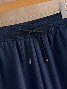 Manfinity VCAY Bộ áo sơ mi nam cổ chữ V tay ngắn màu trơn cài cúc phía trước Manfinity, áo sơ mi nam tay ngắn chất liệu vải lanh màu xanh navy, áo sơ mi nam, bộ đồ ngủ nam. - Màu xanh lam - Xem 5