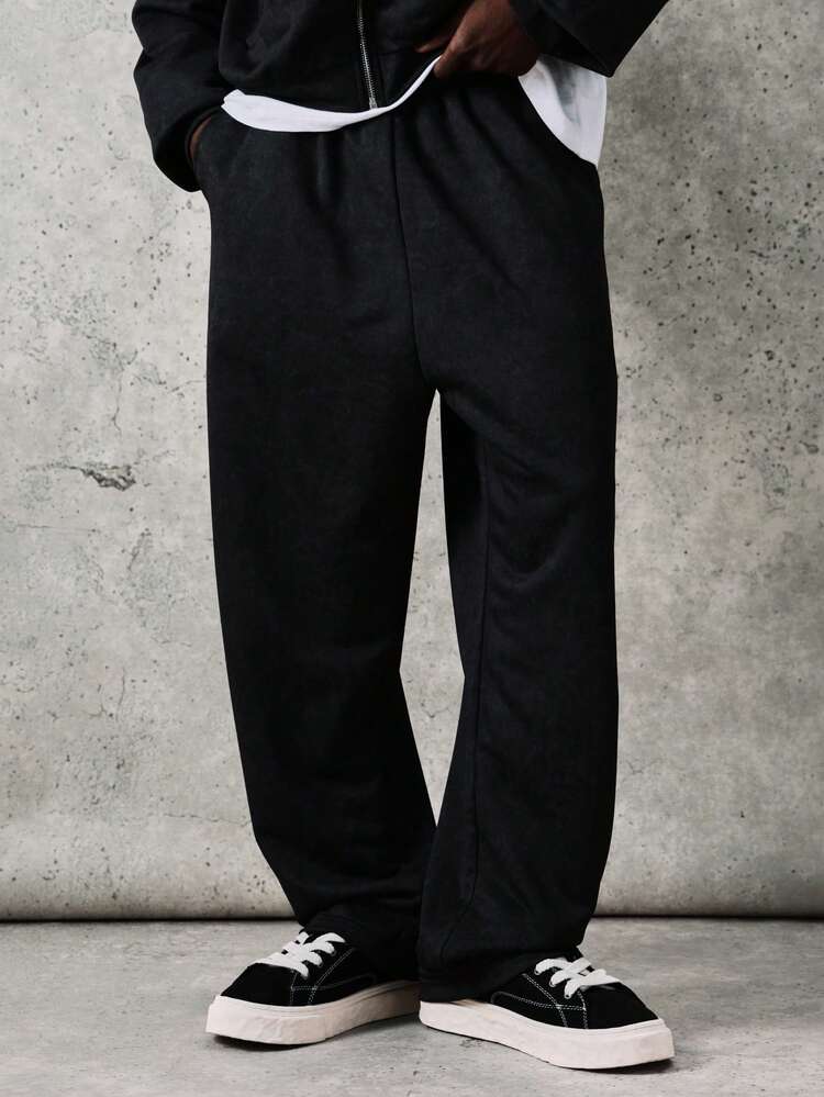 Pantaloni della tuta comodi con risvolto alle caviglie