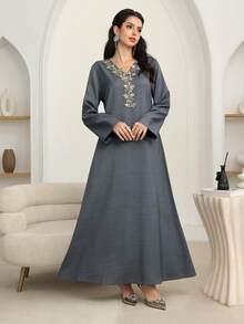 Al Najma 2025新款灰色宽松花卉刺绣长袍，时尚土耳其风格 - 灰色 - 查看 4