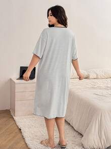 Dazy Plus Fashionable Color Block Round Neck Loose Heart Striped Straight Dress-Style Long Nightgown - Grey - View 2