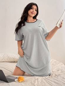 Dazy Plus Fashionable Color Block Round Neck Loose Heart Striped Straight Dress-Style Long Nightgown - Grey - View 1