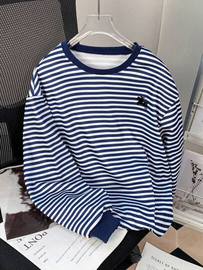 EMERY ROSE Sudadera de cuello redondo para mujer de talla grande con estampado de caballero, de corte súper holgado y clásico a rayas azules, adecuada para otoño e invierno, camiseta de moda, sudadera elegante, regalo para hermanos, regalo para hermanas, sudadera divertida, casual, sencilla y de moda.