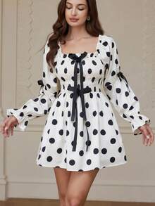 Revavyn Vestido de manga larga con cintura ceñida, cuello cuadrado y estampado de lunares francés vintage. Base blanca con estampado de lunares negros, puños con volantes, decoración de lazo de satén en el frente y las mangas, vestido corto ajustado y entallado en línea A, adecuado para primavera/verano, diario, citas, compras, vacaciones, versátil - Blanco - Ver 3