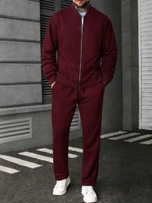 Manfinity Homme 男士休闲纯色拉链外套和裤子套装，秋季男士休闲西装，男士两件套休闲套装，酒红色男士西装，男士运动套装，男士慢跑套装，复古风格，适合日常休闲、周末旅行、户外活动、探险旅行、轻松的工作环境或半正式场合，可作为男友/丈夫礼物，周年纪念/生日礼物，派对、圣诞节、新年、婚礼等场合适用。 - 酒紅色 - 查看 3