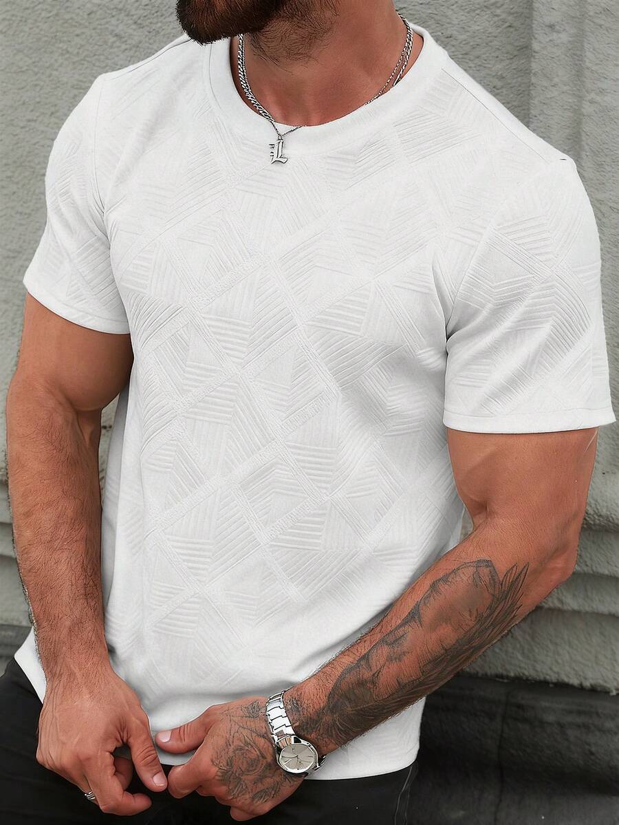 Manfinity CasualCool 男士双色几何压纹短袖圆领T恤，休闲百搭，适合度假、居家、运动、户外、派对等场合，简约百搭，面料舒适，自穿或送礼皆宜。 - 白色 - 查看 1