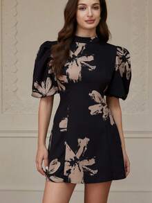 Revavyn 时尚高端撞色黑色底色优雅法式贵族风格泡泡袖收腰简约女式短袖迷你连衣裙 - 彩色 - 查看 6