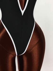 Amplova 1件装女士性感单色连体衣，深V领露背蝴蝶结设计，精致优雅，适合情人节穿着。 - 黑與白 - 查看 6