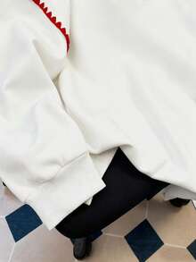 Resyla 女士加大码卫衣/樱桃字母刺绣/休闲简约时尚卫衣/刺绣工艺/时尚上衣/卡通卫衣/复古冬季卫衣/秋冬超宽松加大码圆领长袖连帽衫/女士春季套头衫，时尚卫衣，女士蕾丝撞色连帽衫，长袖上衣，秋冬连帽衫 - 白色 - 查看 4