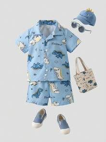 SHEIN Playful Pals Conjunto informal de camisa de manga corta y pantalones cortos con estampado de dinosaurio de dibujos animados para bebé niño - Celeste - Ver 2
