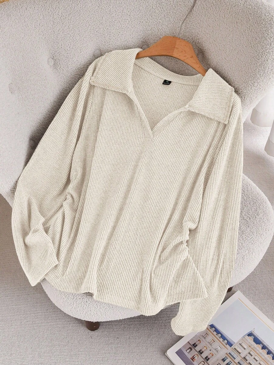 CosyJoli Áo thun dệt kim cổ polo phối ren chắp vá cỡ lớn, đường may bên hông nhún bèo, họa tiết gân - Màu be - Xem 1