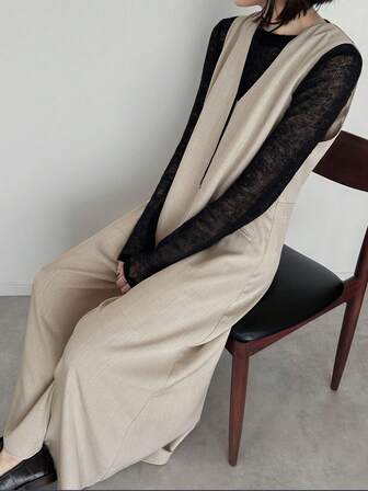 FRIFUL ชุดจั๊มสูทผู้หญิง แขนกุด คอวี สีพื้น มีกระเป๋า