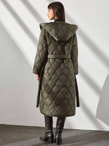 EURMUSE 菱形绗缝长款大衣 – 轻盈系带外套，饰以柔和光泽，时尚简约的羽绒服，适合寒冷天气，优雅街头风叠穿单品，宽松版型，适合Z世代，军绿色调，日常舒适大衣，秋冬必备。 - 軍綠色 - 查看 2